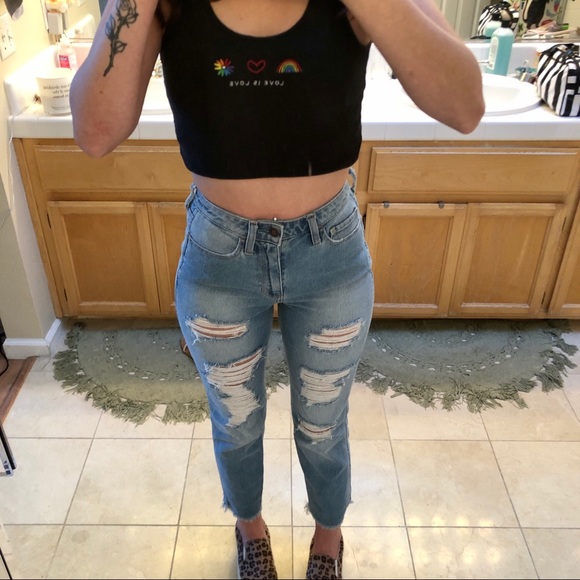 HOLLISTER - Ultra High Rise Mom Jean - Picture 7 of 8